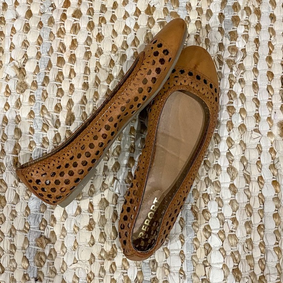 Report Shoes - 🥳 3 for 20 Report flats NWOT